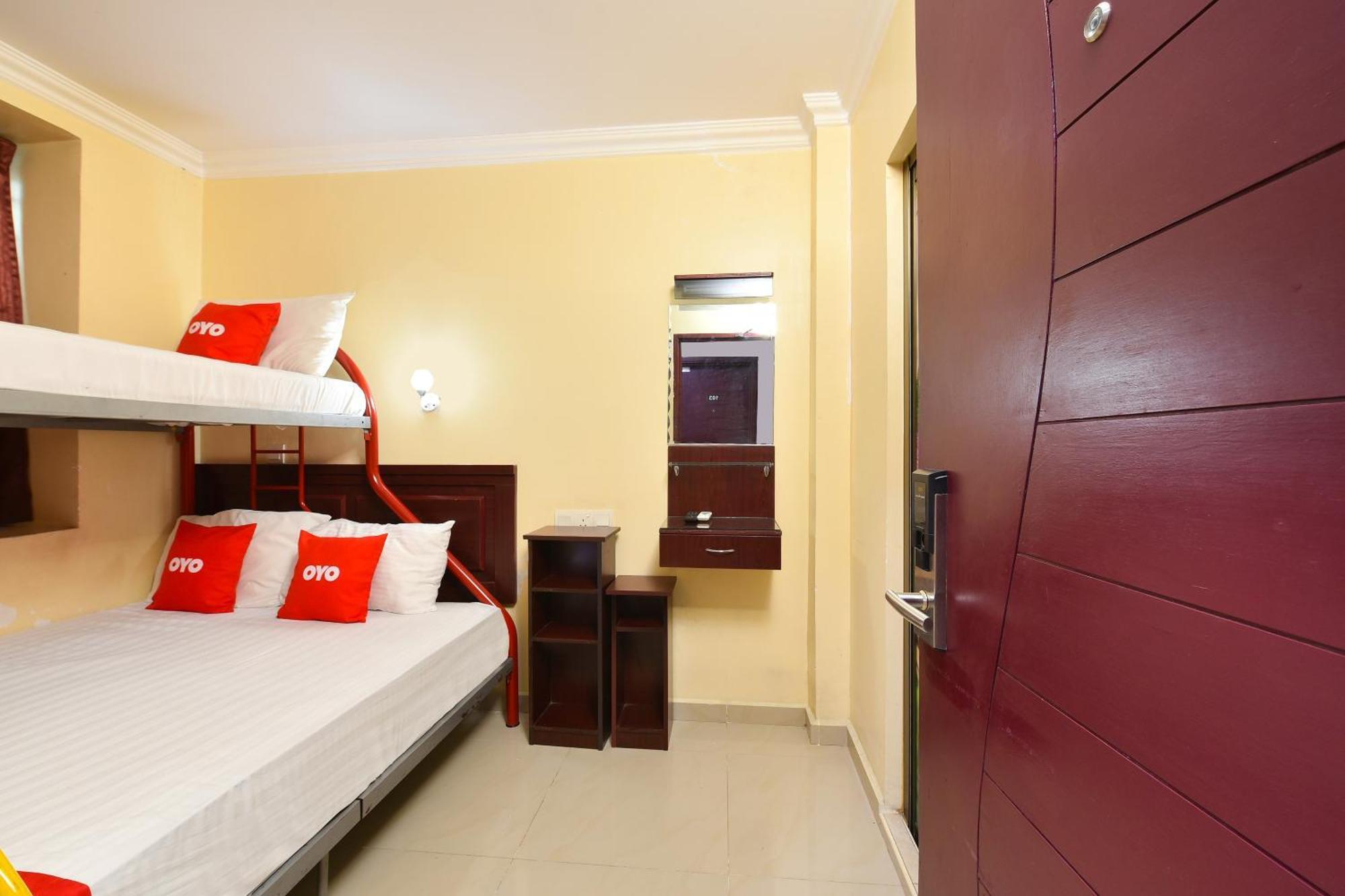 Super Oyo 90562 J Hotel Pj Petaling Jaya Εξωτερικό φωτογραφία