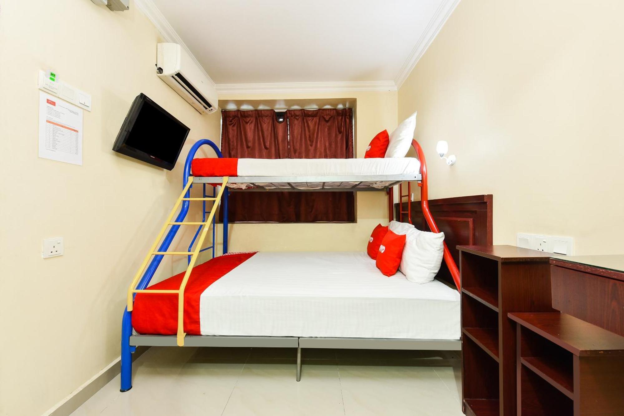 Super Oyo 90562 J Hotel Pj Petaling Jaya Εξωτερικό φωτογραφία
