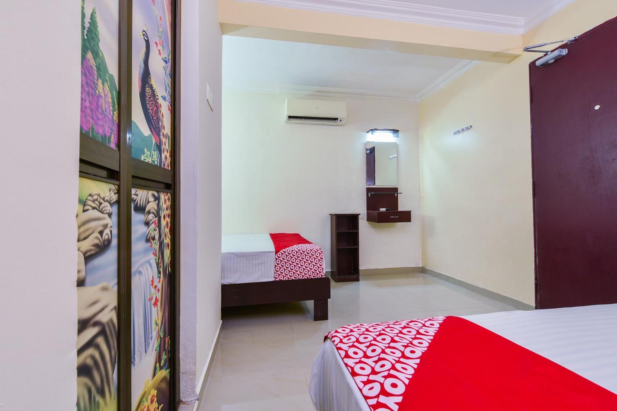 Super Oyo 90562 J Hotel Pj Petaling Jaya Εξωτερικό φωτογραφία