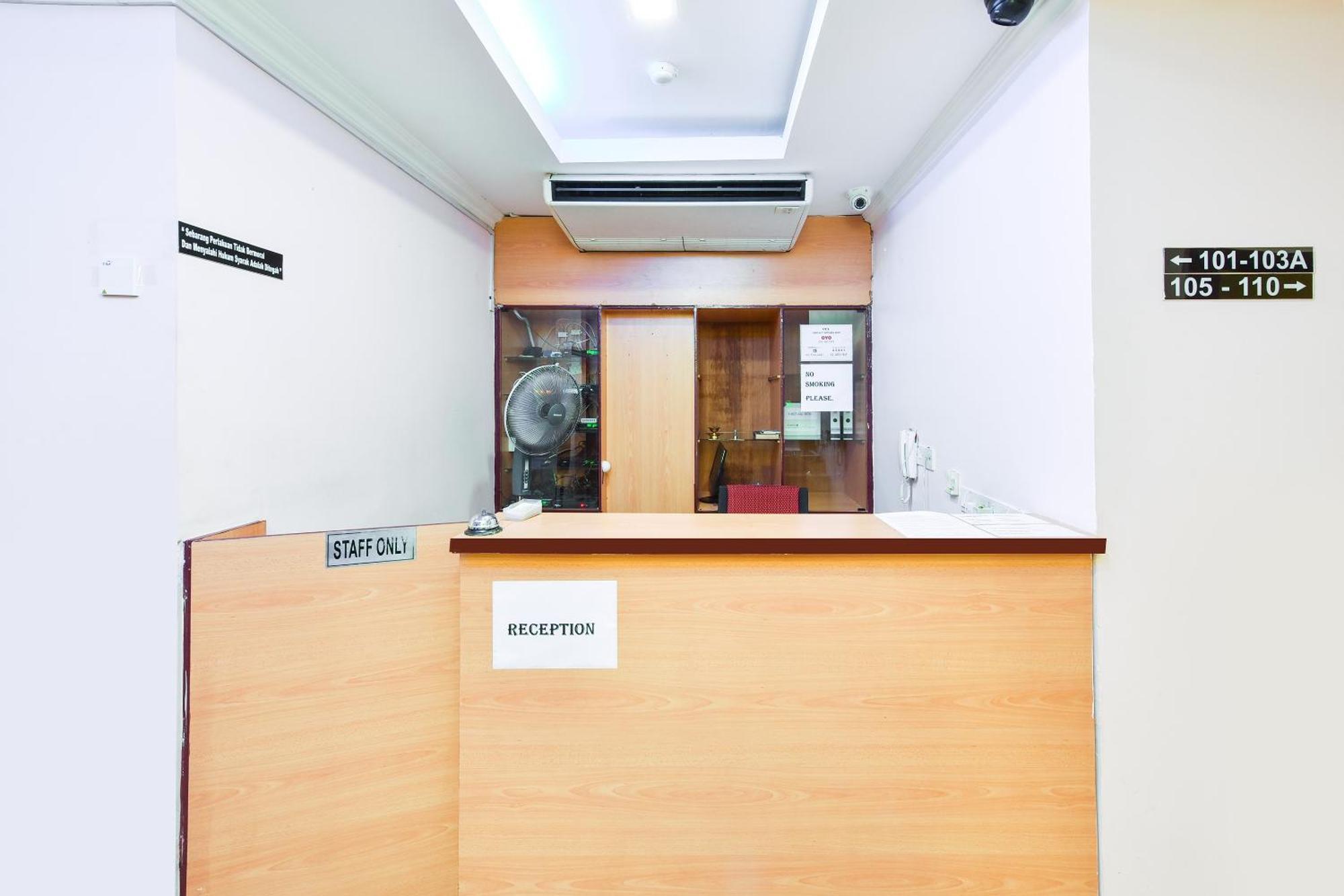 Super Oyo 90562 J Hotel Pj Petaling Jaya Εξωτερικό φωτογραφία